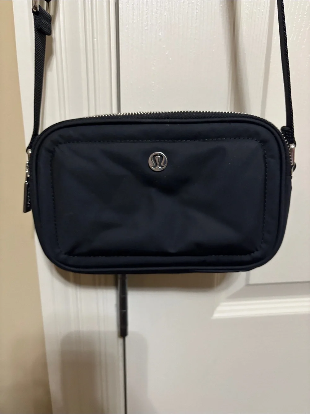 lululemon athletica Black Men's Crossbody Messenger Bag